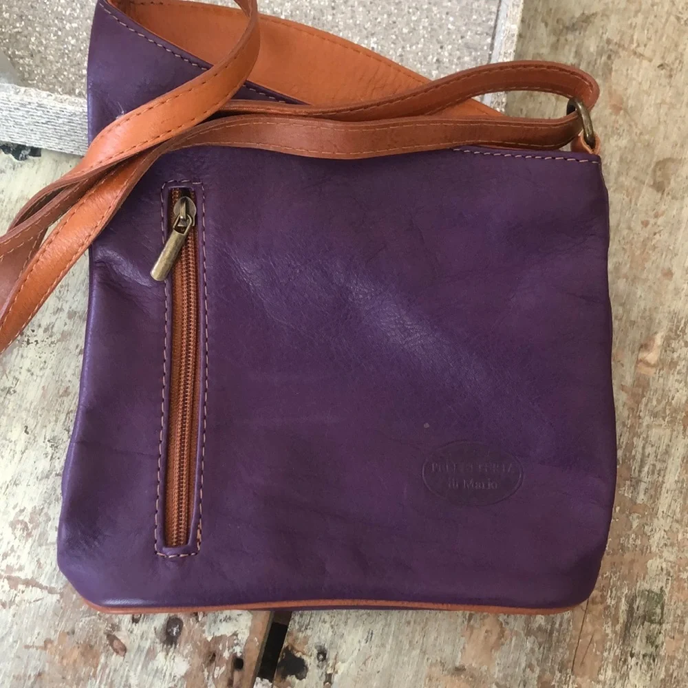 - 💜Italian leather purse!💜 - Picture 1 of 7